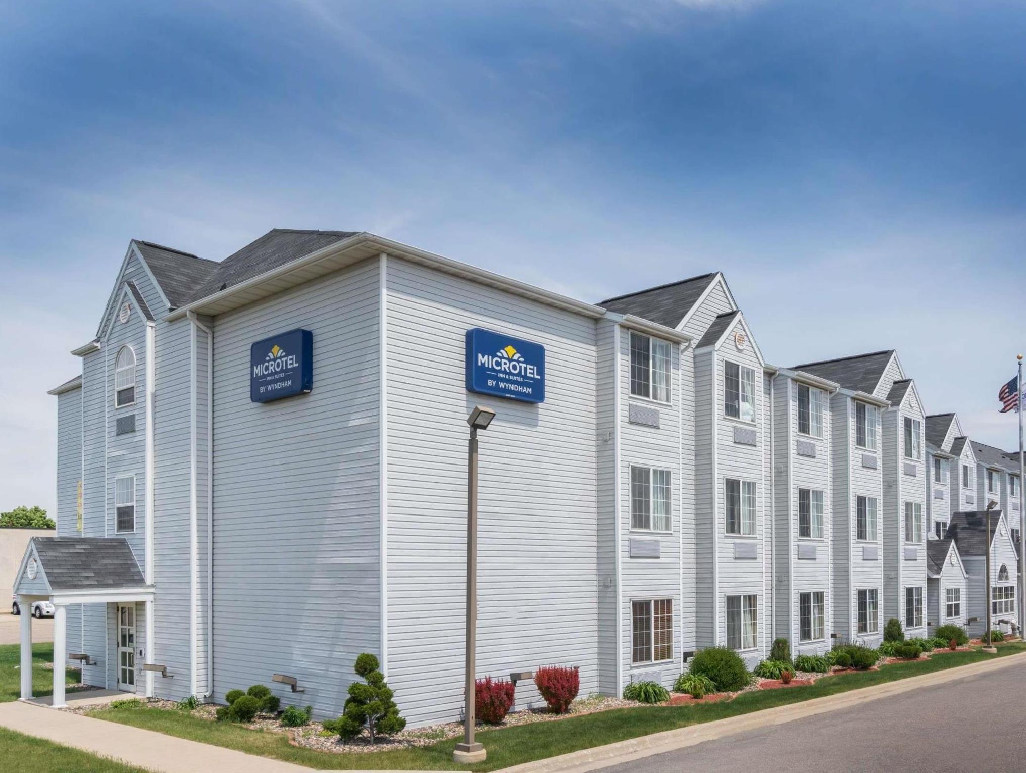 Microtel Inn And Suites By Wyndham Rochester Exterior photo